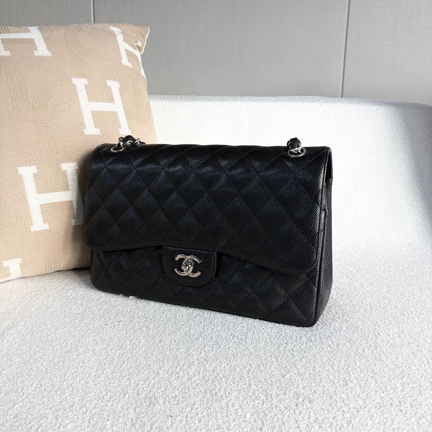Chanel Pre-loved Bag Very good condition Size ONE SIZE - 4 Thumbnail