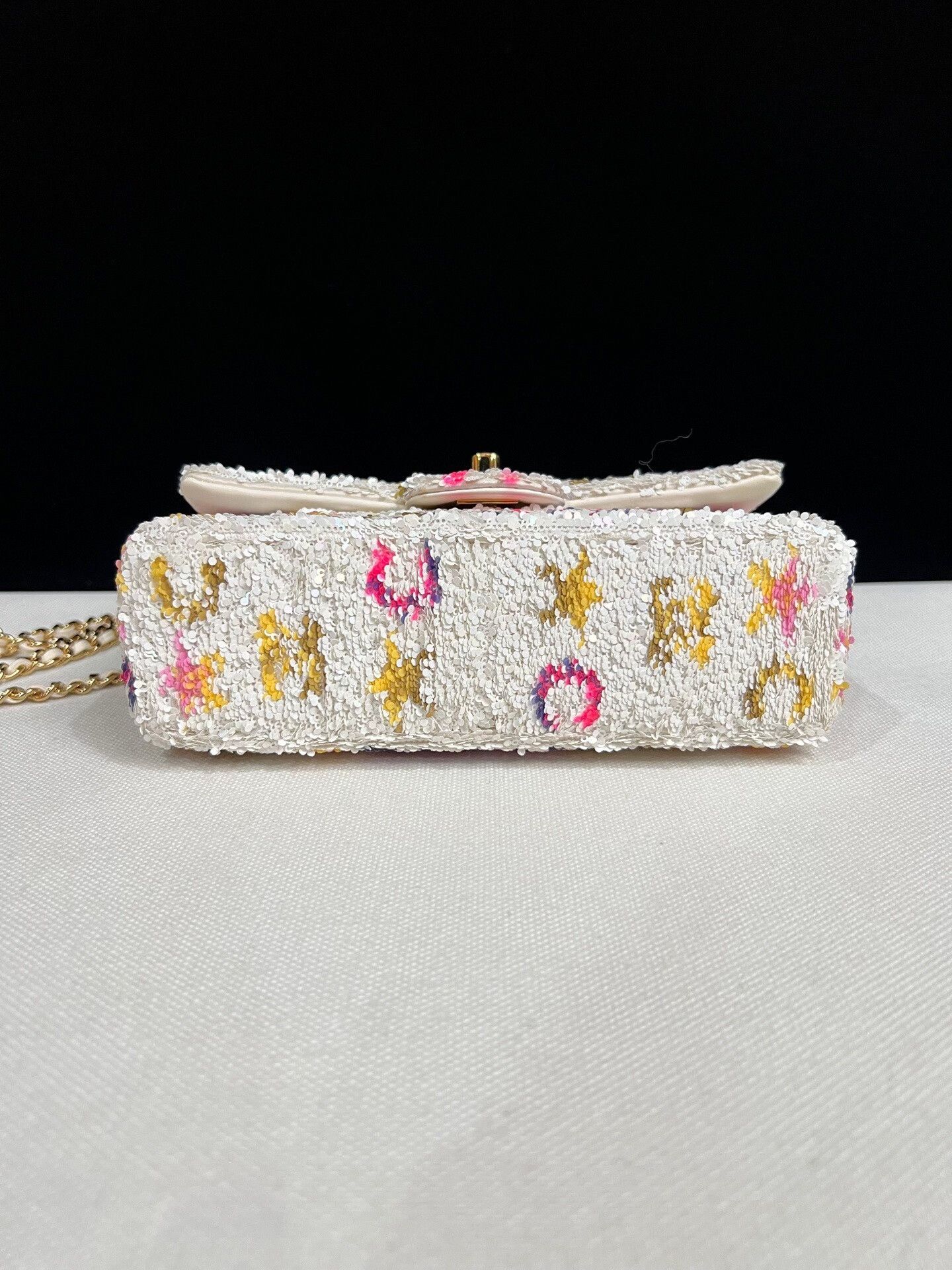 Chanel Pre-loved Bag Very good condition Size ONE SIZE - 6 Thumbnail