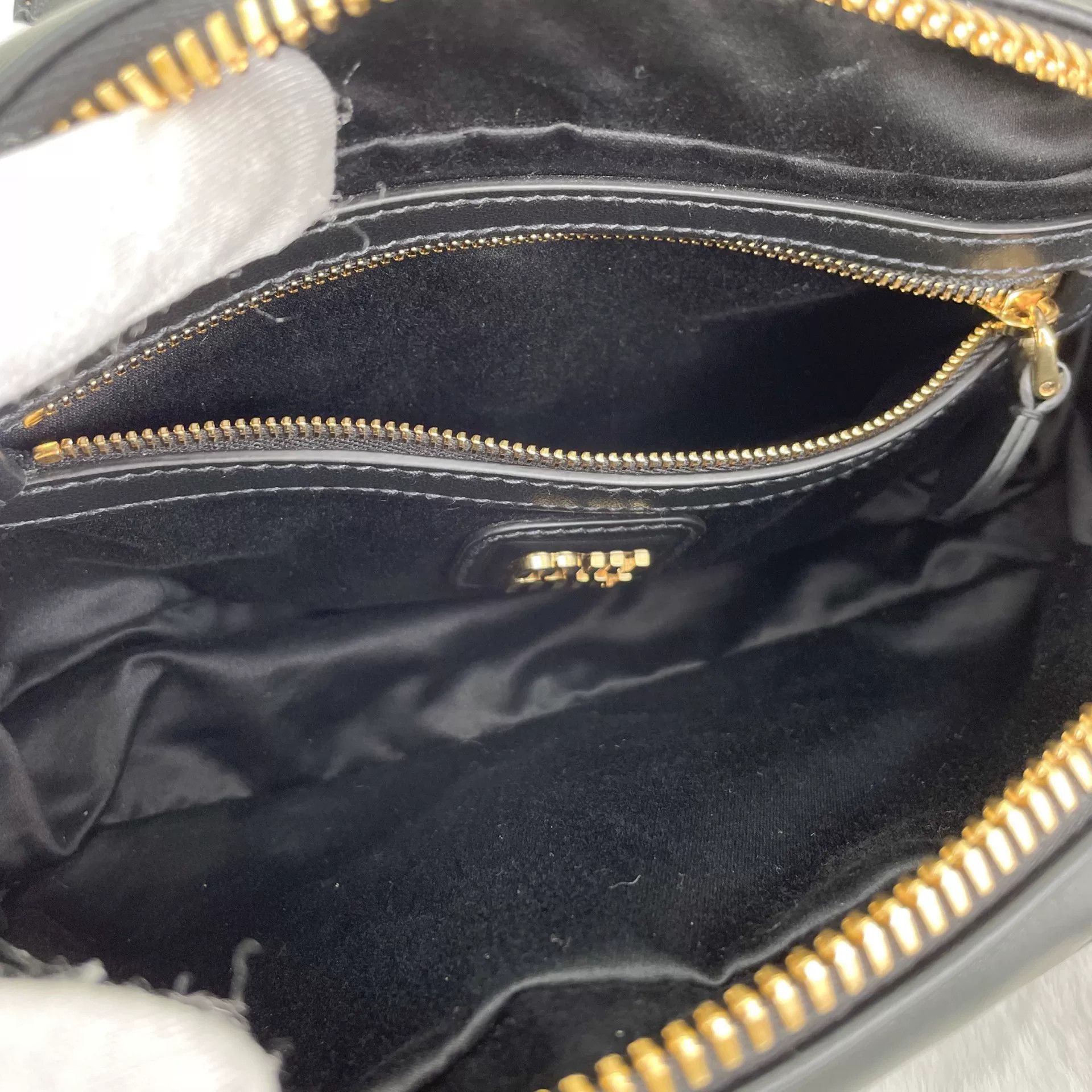 Miu Miu Pre-loved Bag Very good condition Size ONE SIZE - 8 Thumbnail