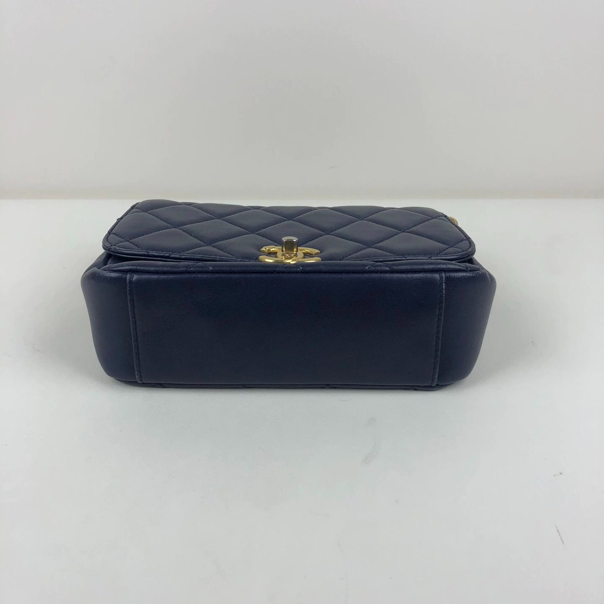 Chanel Pre-loved Bag Very good condition Size ONE SIZE - 6 Thumbnail