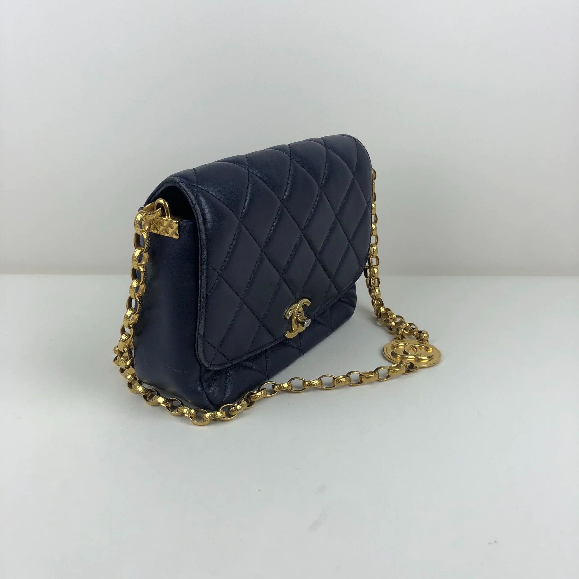 Chanel Pre-loved Bag Very good condition Size ONE SIZE - 2 Thumbnail