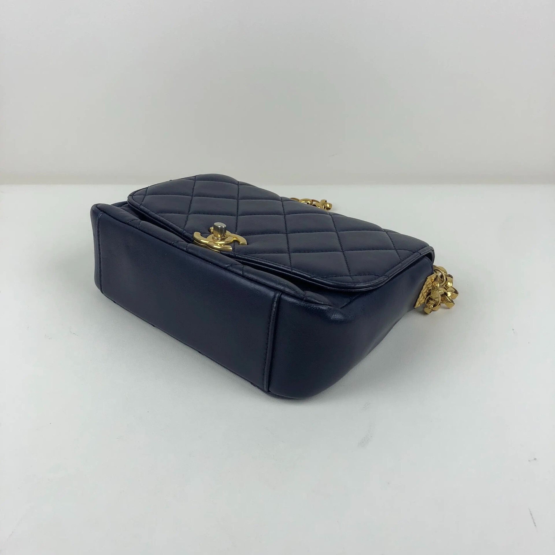 Chanel Pre-loved Bag Very good condition Size ONE SIZE - 7 Thumbnail