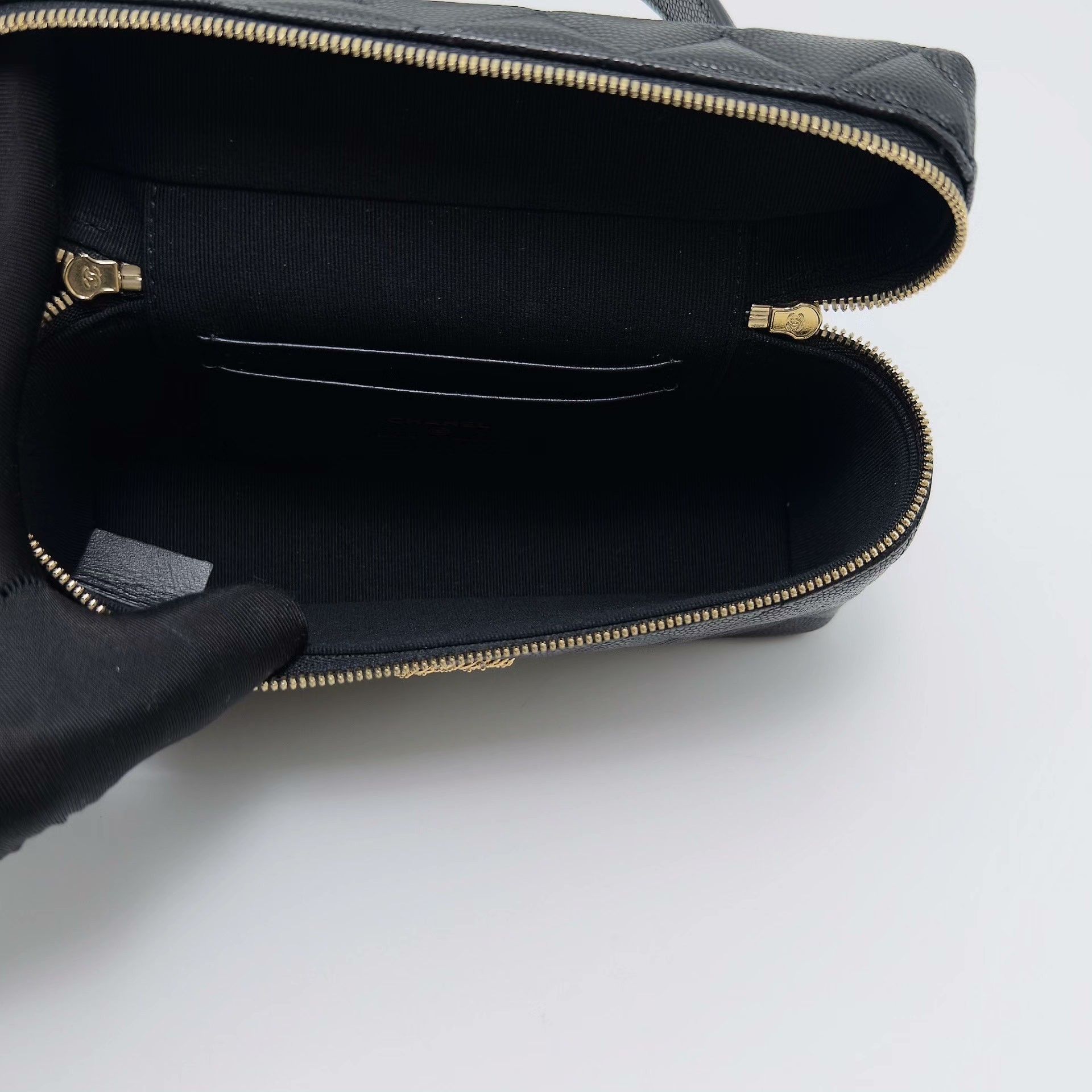 Chanel Pre-loved Bag Very good condition Size ONE SIZE - 6 Thumbnail
