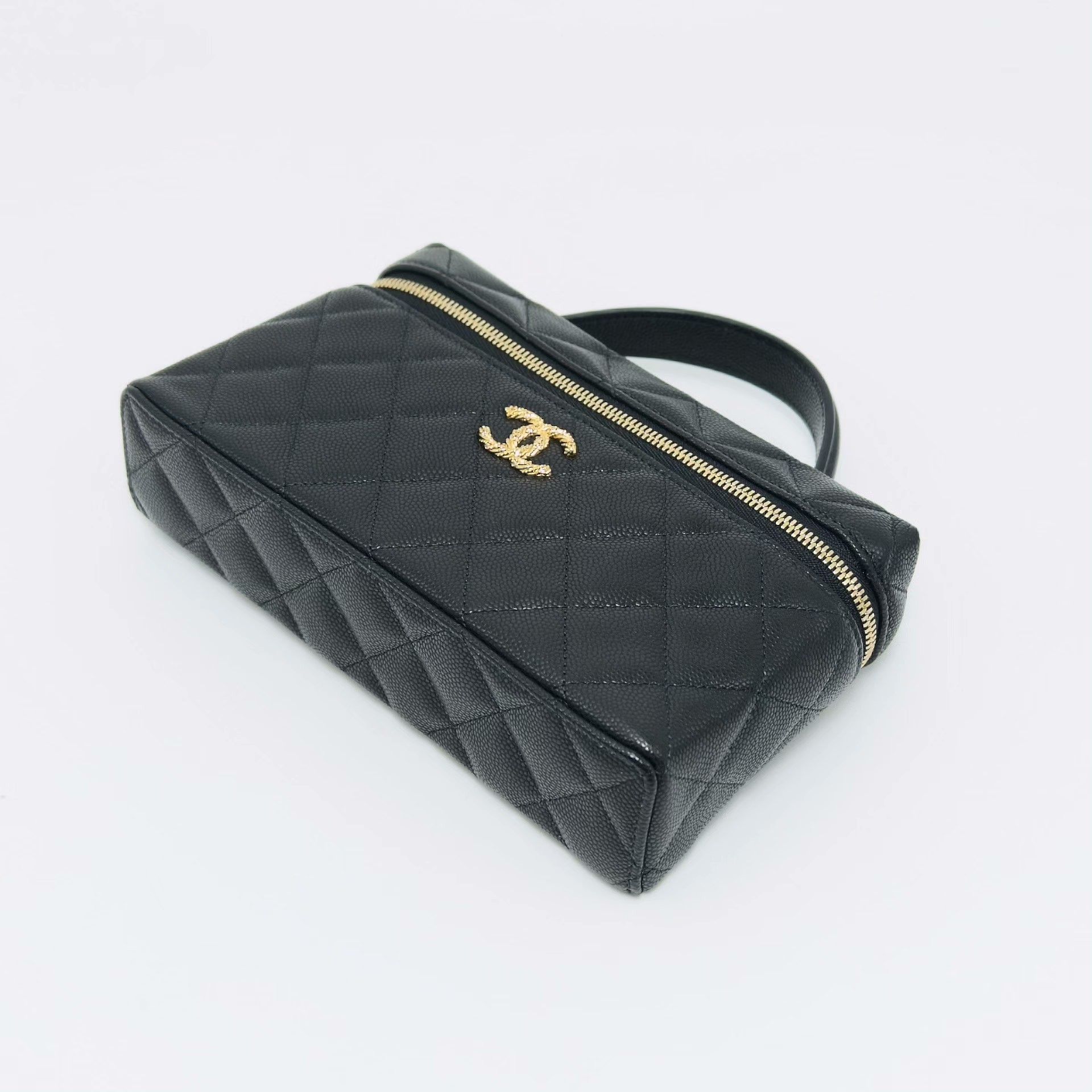 Chanel Pre-loved Bag Very good condition Size ONE SIZE - 4 Thumbnail