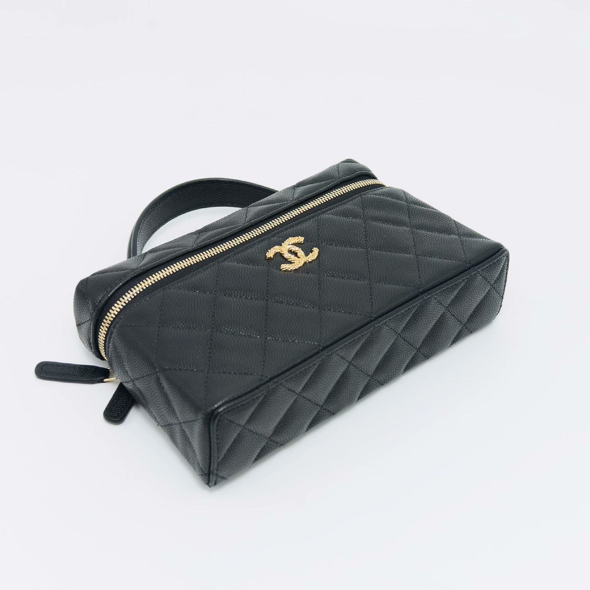 Chanel Pre-loved Bag Very good condition Size ONE SIZE - 3 Thumbnail