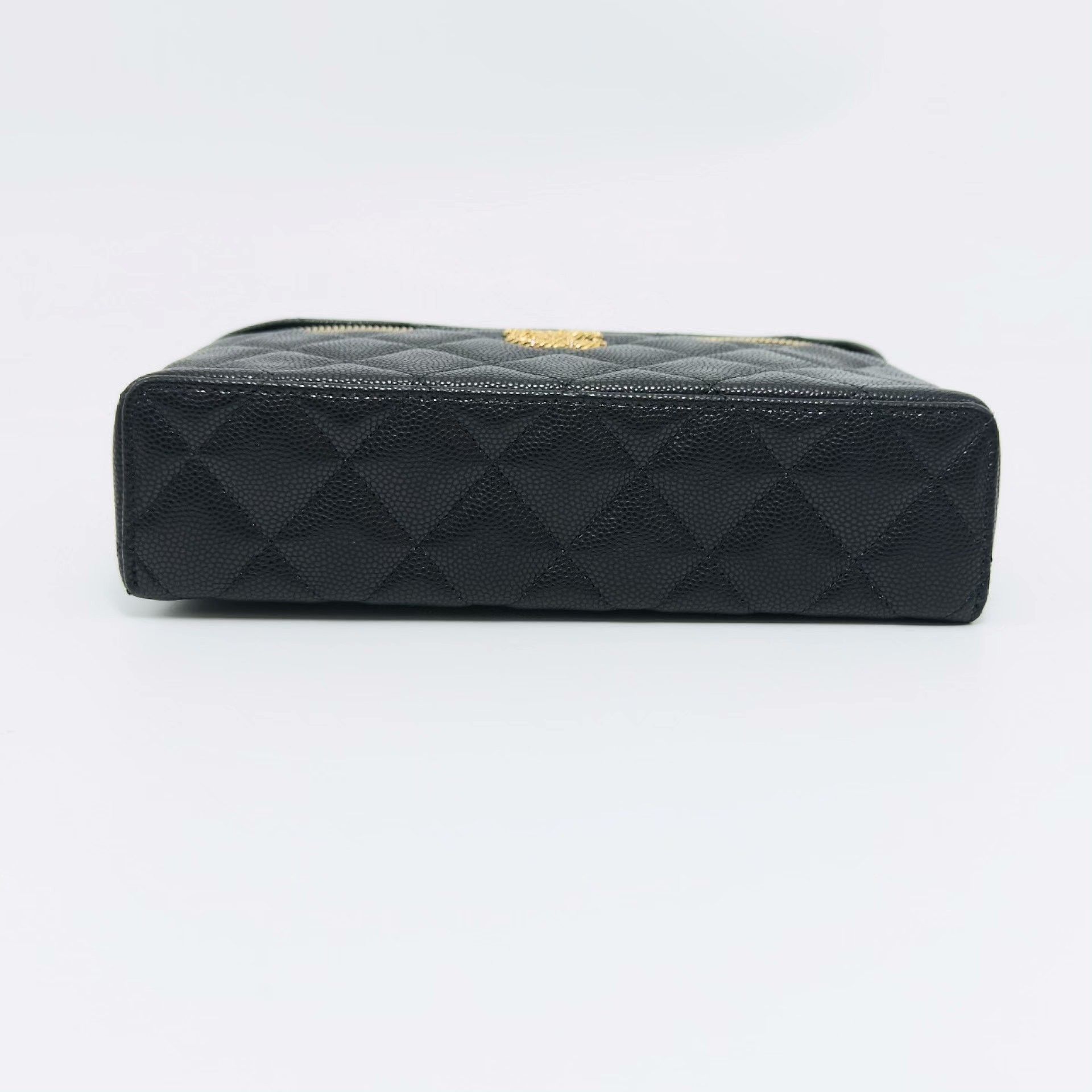 Chanel Pre-loved Bag Very good condition Size ONE SIZE - 5 Thumbnail
