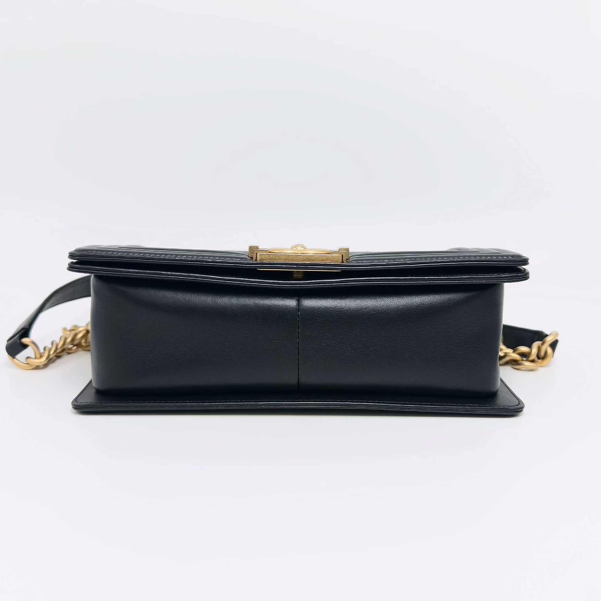 Chanel Pre-loved Bag Very good condition Size ONE SIZE - 5 Thumbnail