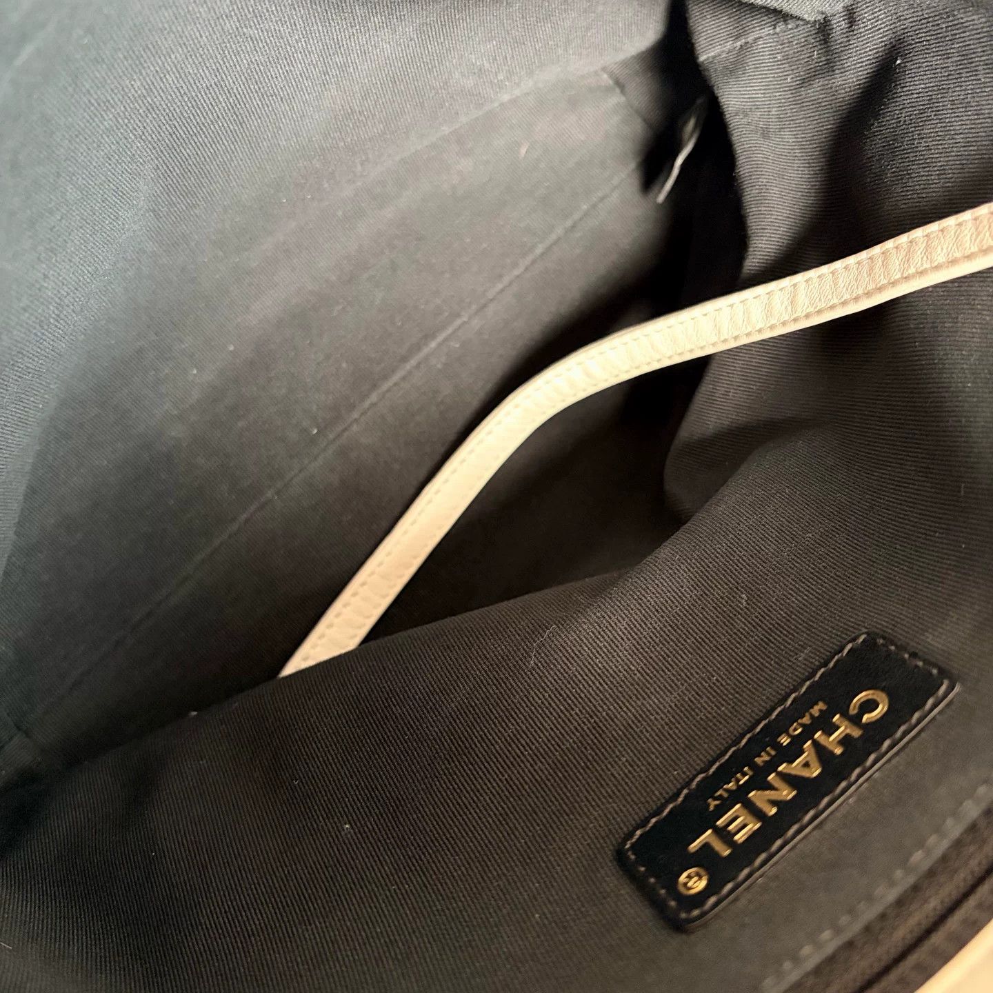 Chanel Pre-loved Bag Very good condition Size ONE SIZE - 7 Thumbnail