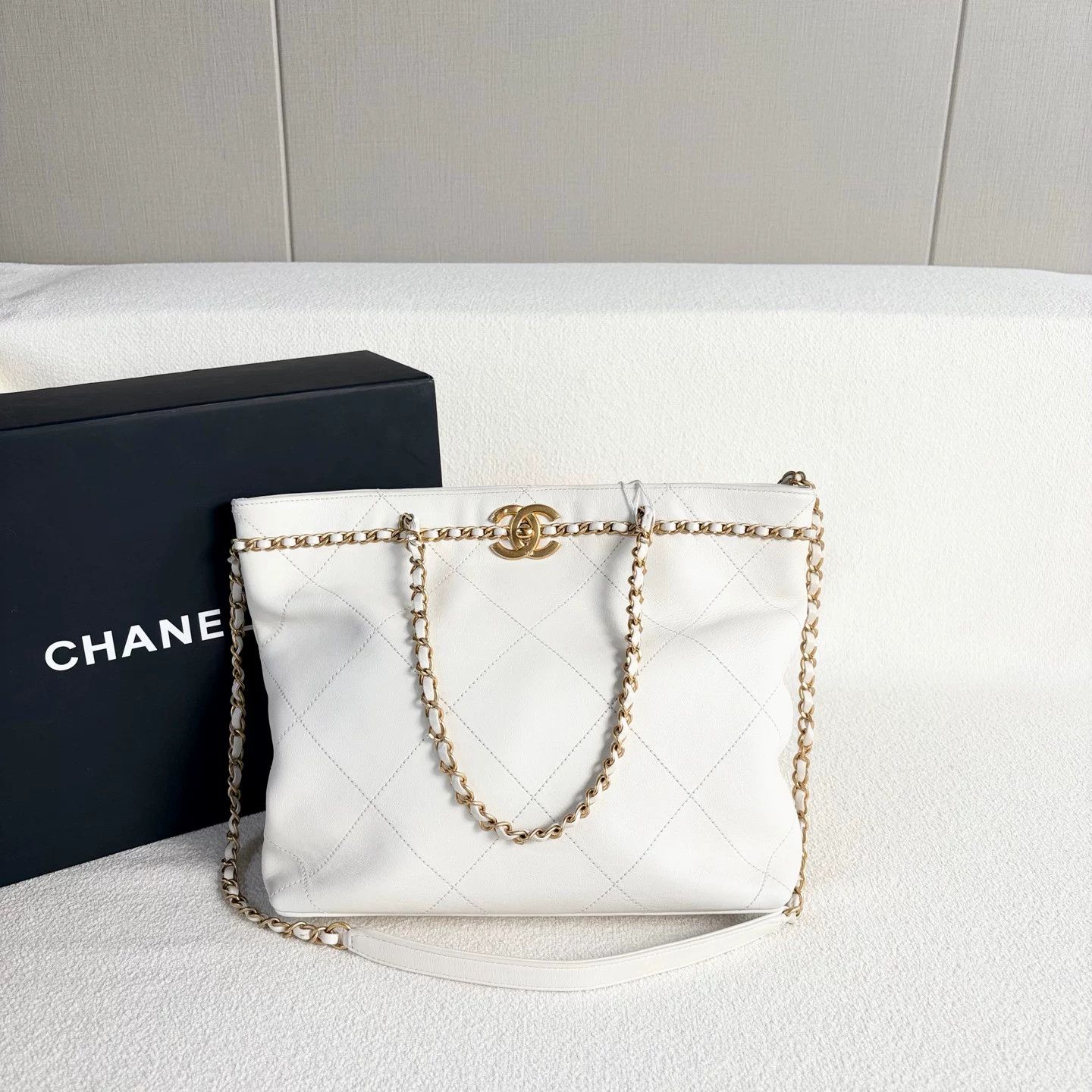 Chanel Pre-loved Bag Very good condition Size ONE SIZE - 2 Thumbnail