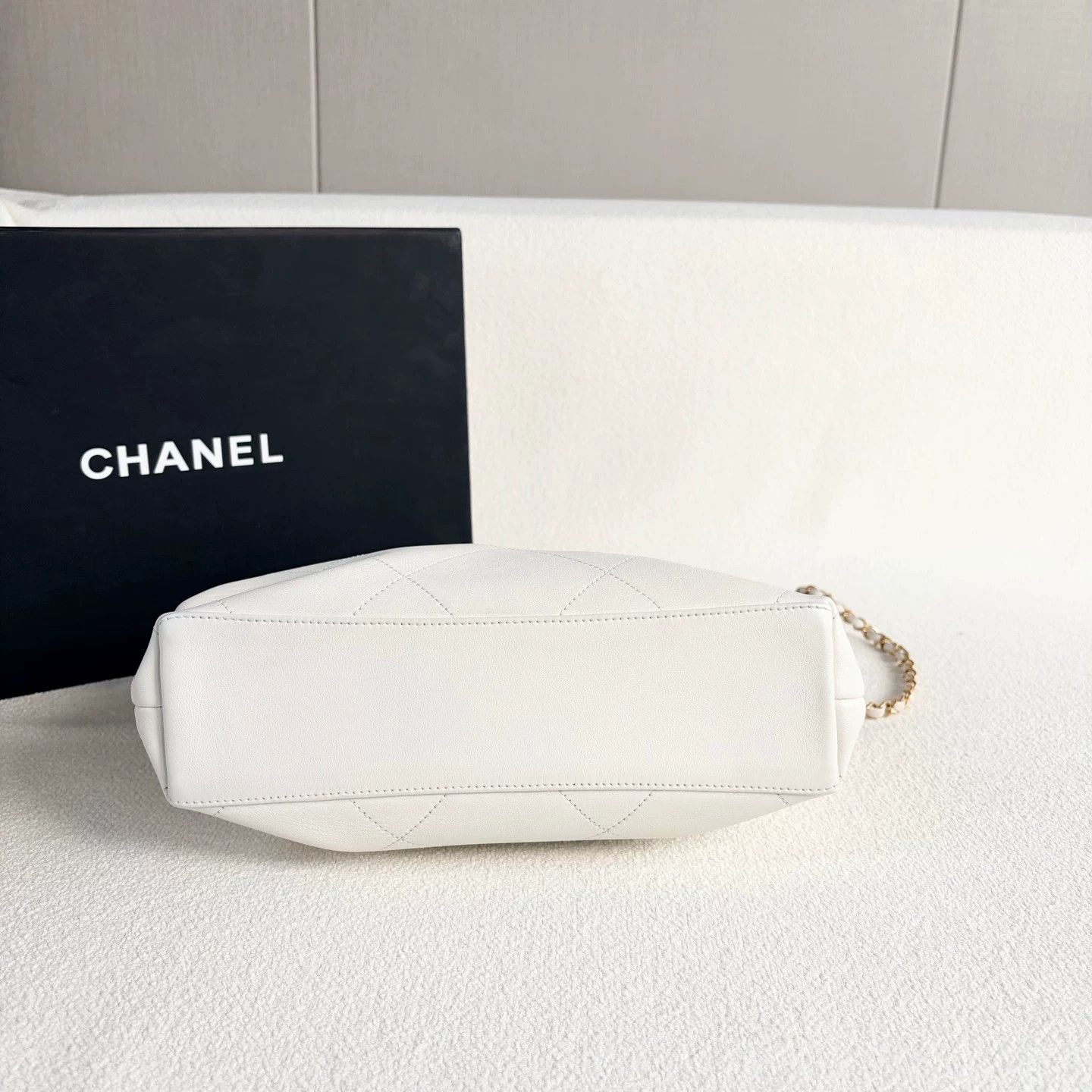 Chanel Pre-loved Bag Very good condition Size ONE SIZE - 5 Thumbnail