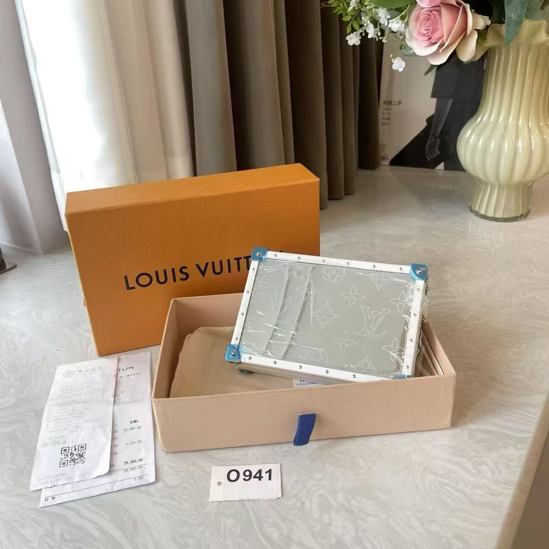 Louis Vuitton Pre-loved Bag Brand new condition Size ONE SIZE - 5 Thumbnail