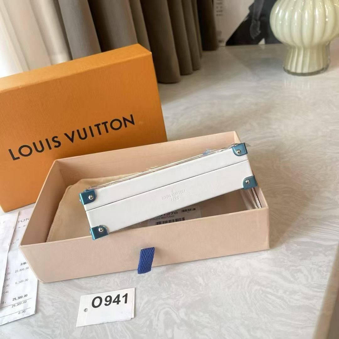 Louis Vuitton Pre-loved Bag Brand new condition Size ONE SIZE - 3 Thumbnail