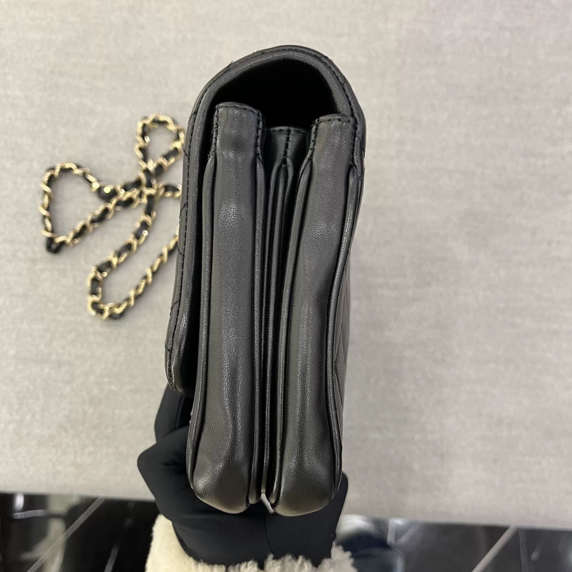 Chanel Pre-loved Bag Very good condition Size ONE SIZE - 5 Thumbnail
