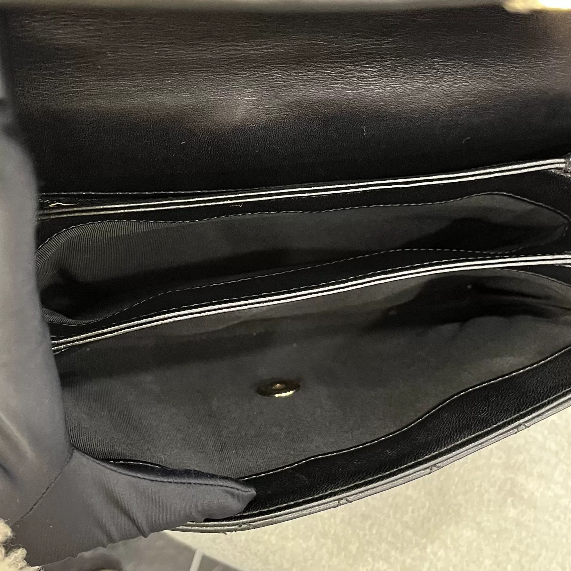 Chanel Pre-loved Bag Very good condition Size ONE SIZE - 3 Thumbnail