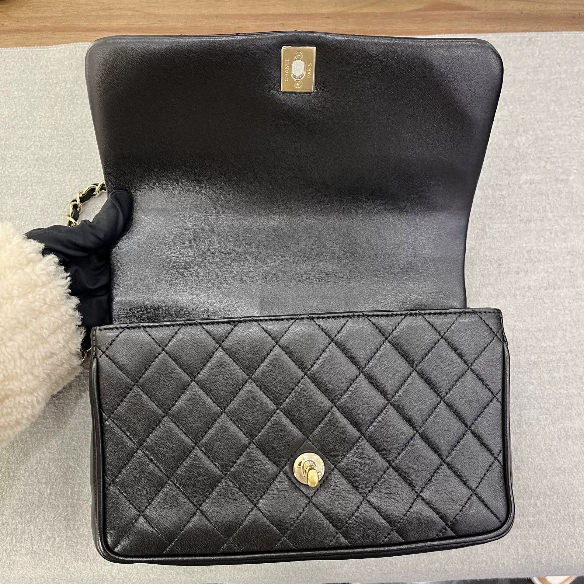 Chanel Pre-loved Bag Very good condition Size ONE SIZE - 8 Thumbnail