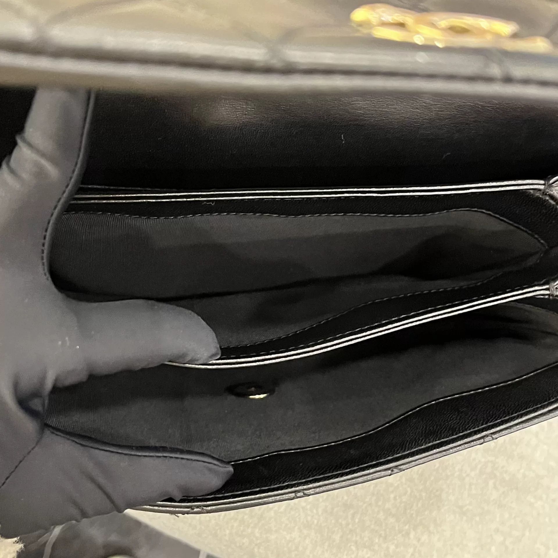Chanel Pre-loved Bag Very good condition Size ONE SIZE - 4 Thumbnail