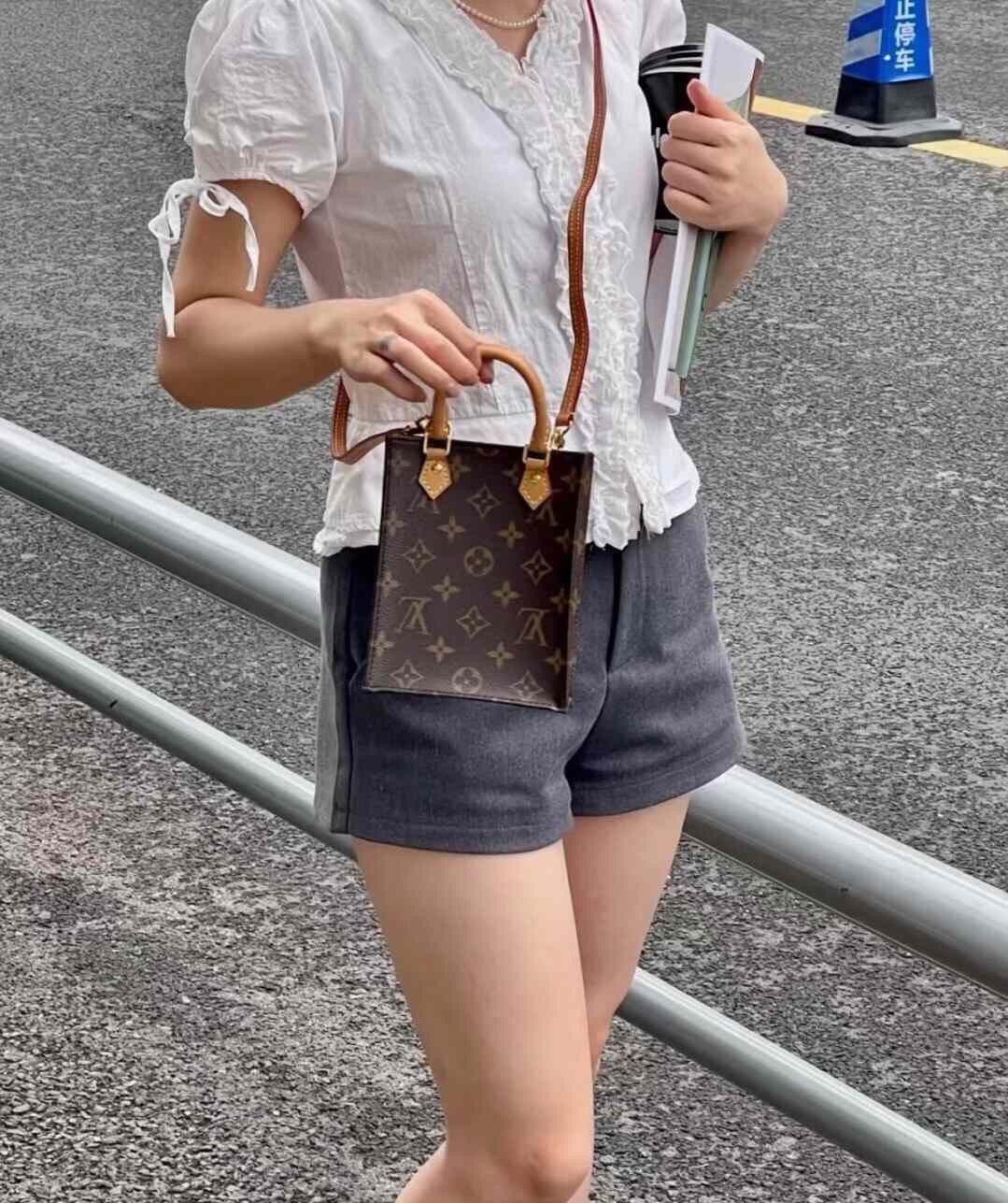 Louis Vuitton Pre-loved Bag Very good condition Size ONE SIZE - 3 Thumbnail