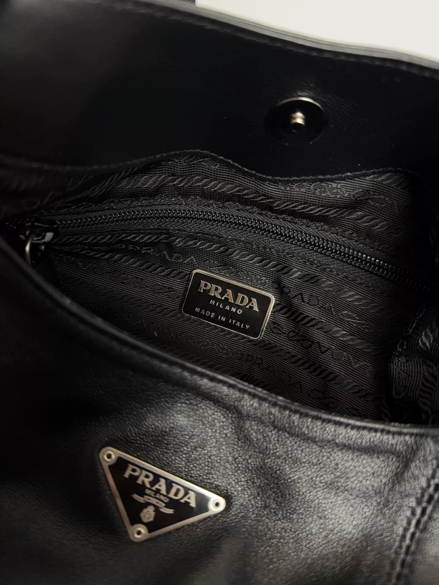 Prada Pre-loved Bag Very good condition Size ONE SIZE - 9 Thumbnail
