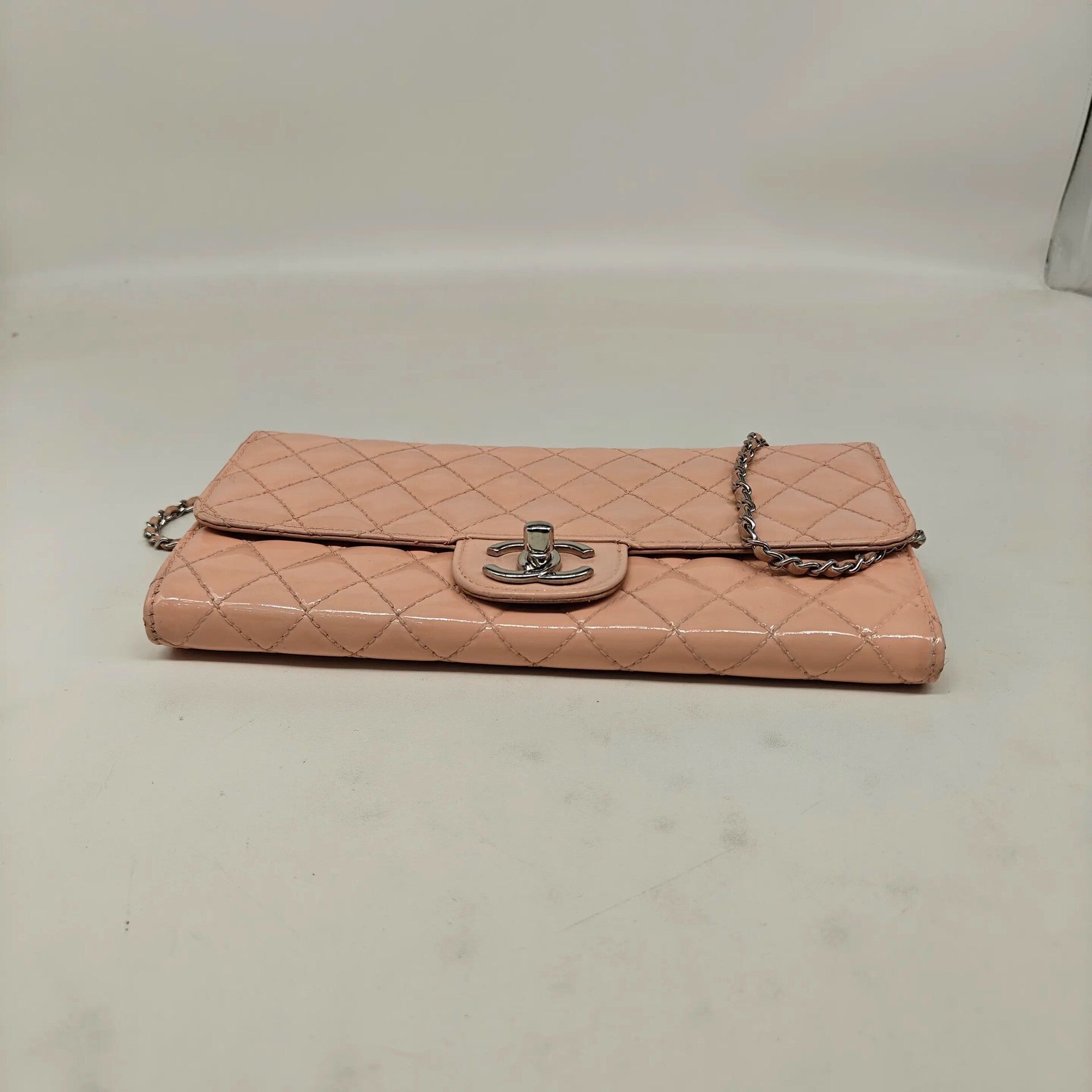 Chanel Pre-loved Bag Very good condition Size ONE SIZE - 5 Thumbnail