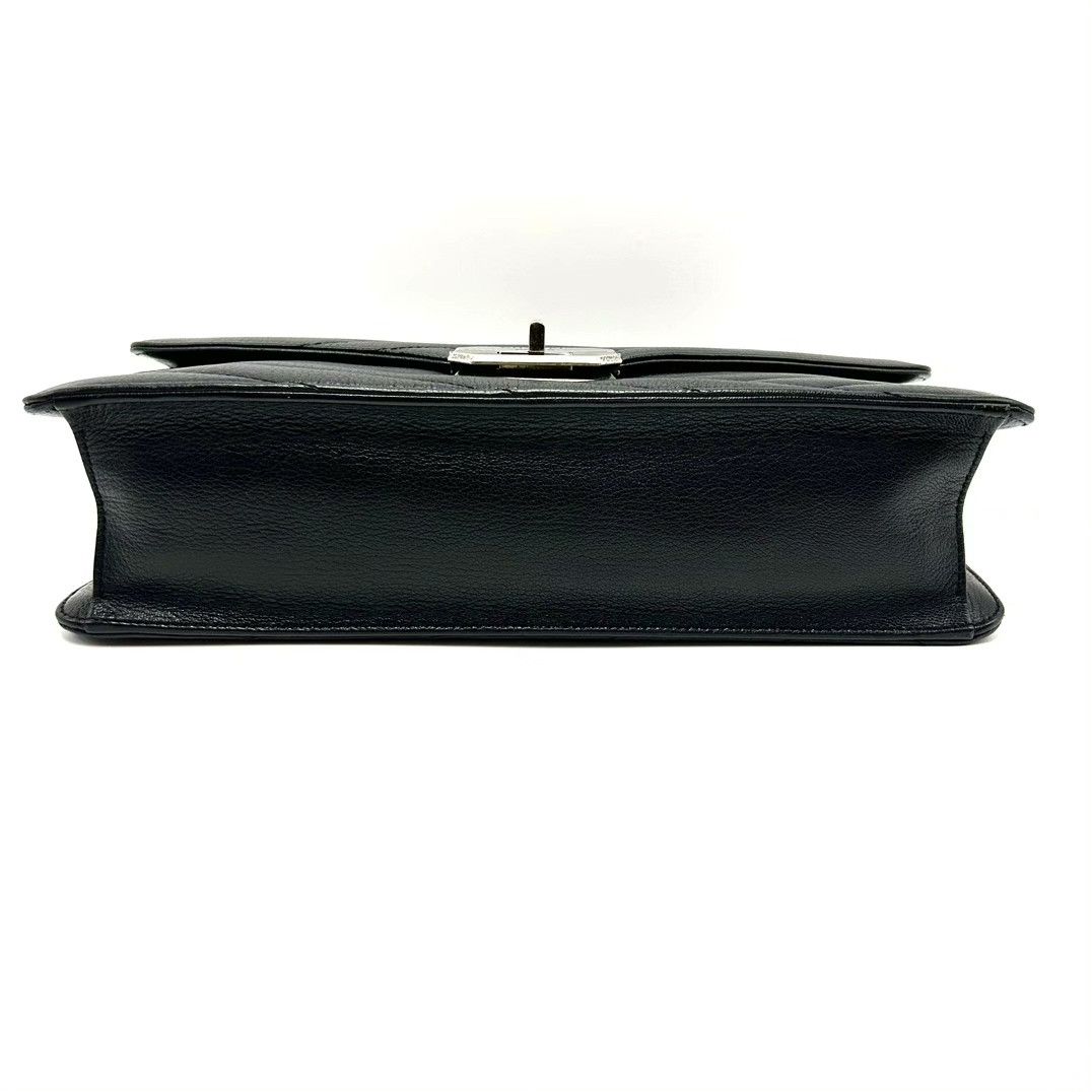 Chanel Pre-loved Bag Very good condition Size ONE SIZE - 5 Thumbnail