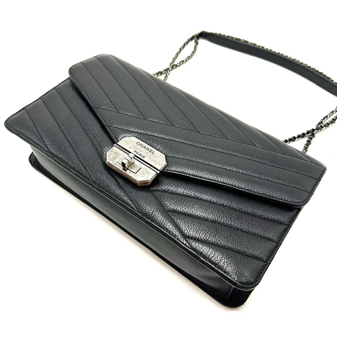 Chanel Pre-loved Bag Very good condition Size ONE SIZE - 3 Thumbnail