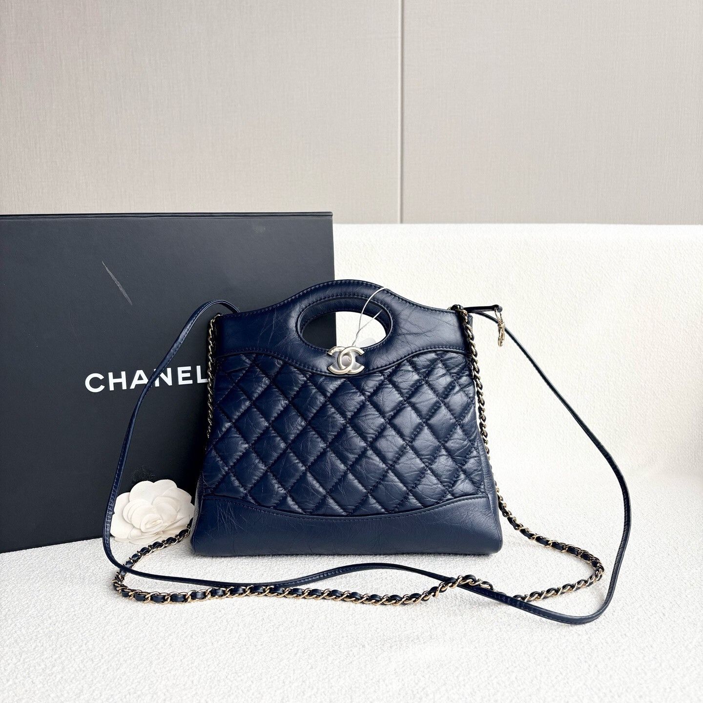 Chanel Pre-loved Bag Very good condition Size ONE SIZE - 2 Thumbnail