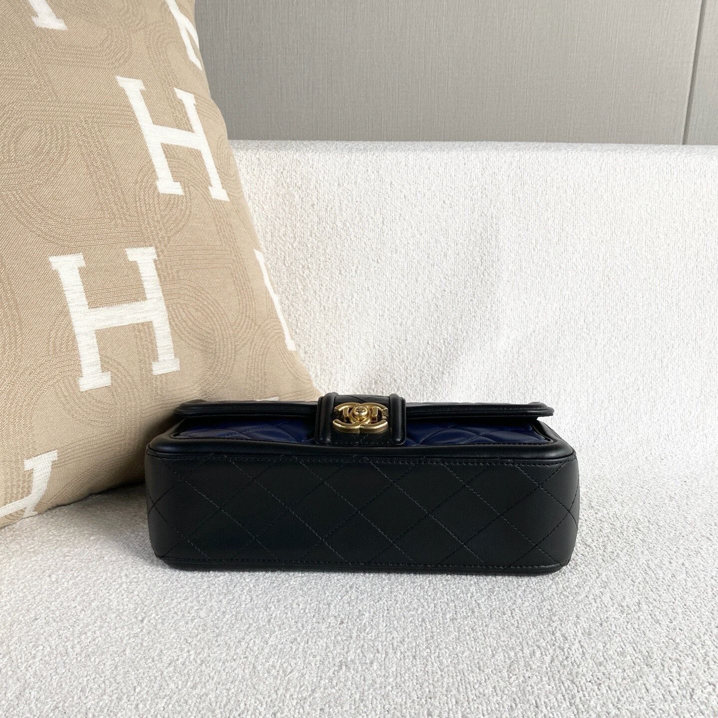 Chanel Pre-loved Bag Very good condition Size ONE SIZE - 5 Thumbnail