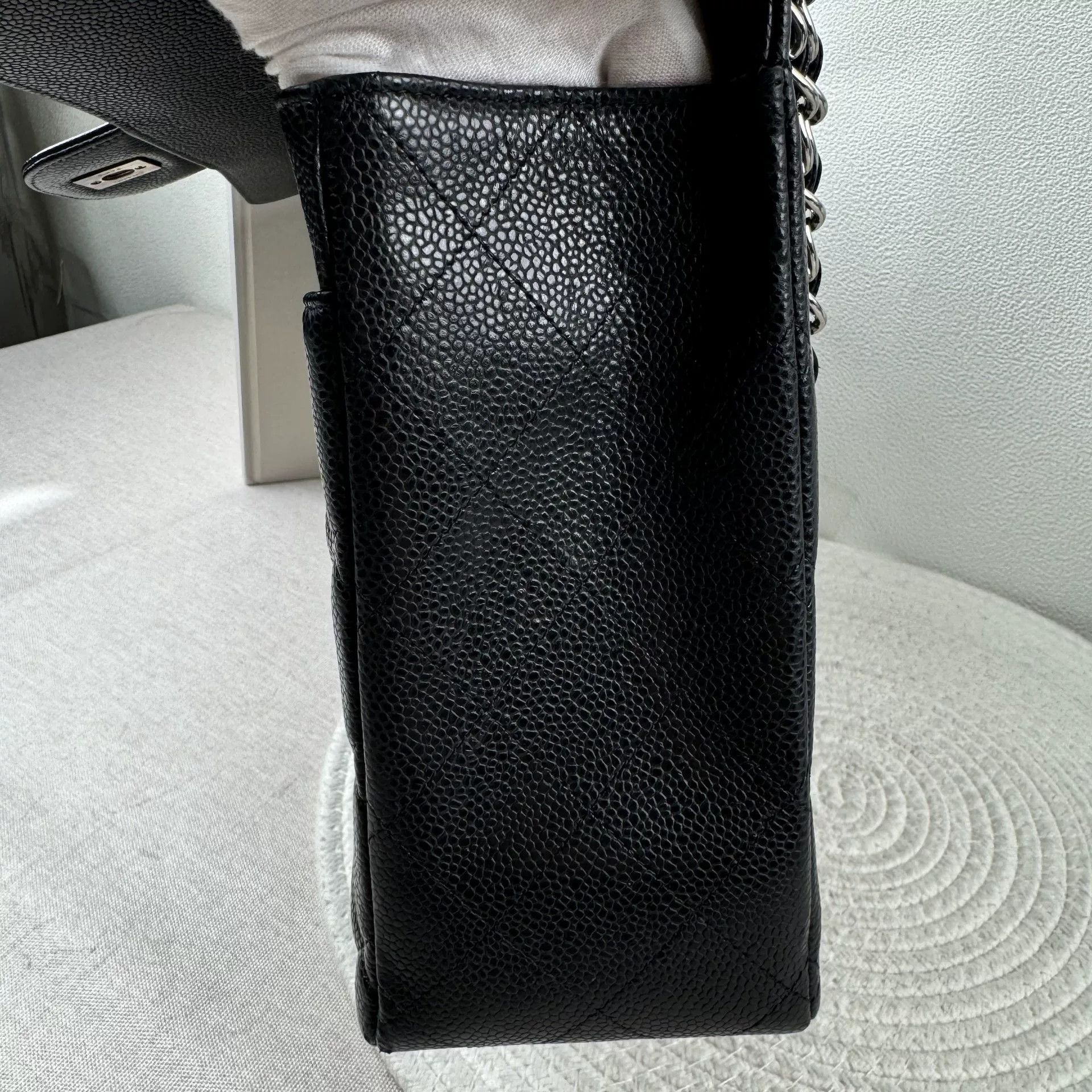 Chanel Pre-loved Bag Very good condition Size ONE SIZE - 8 Thumbnail