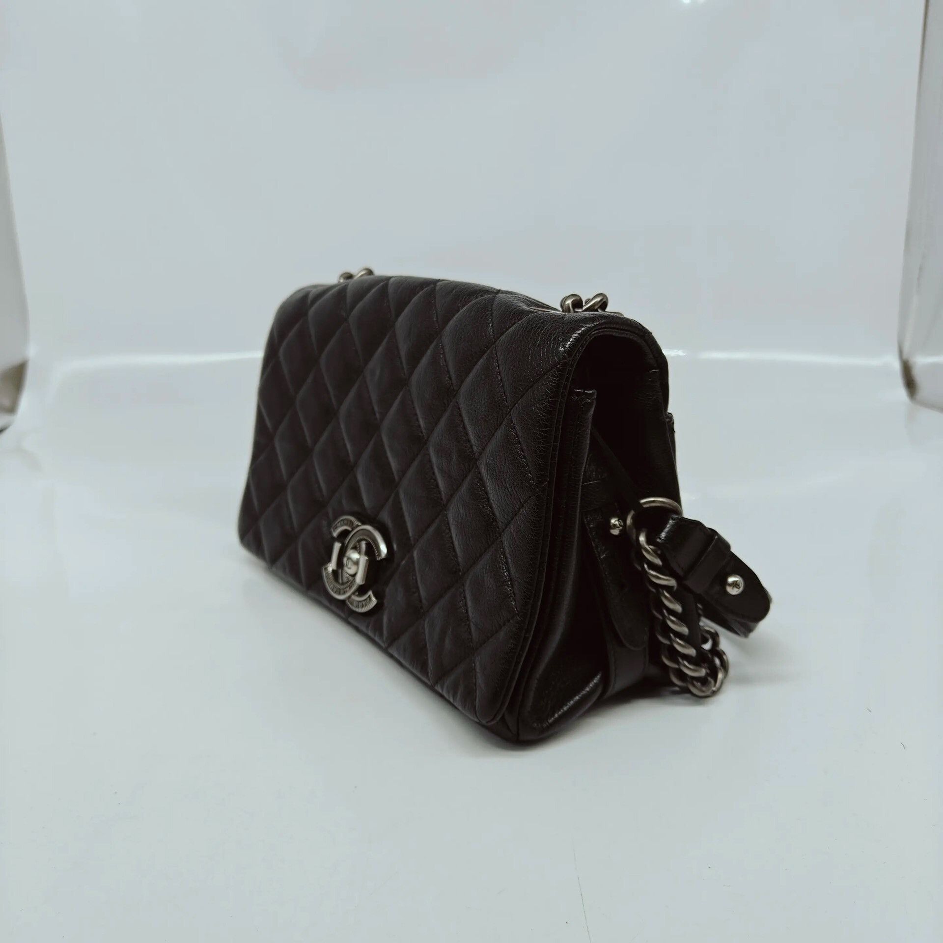 Chanel Pre-loved Bag Very good condition Size ONE SIZE - 2 Thumbnail