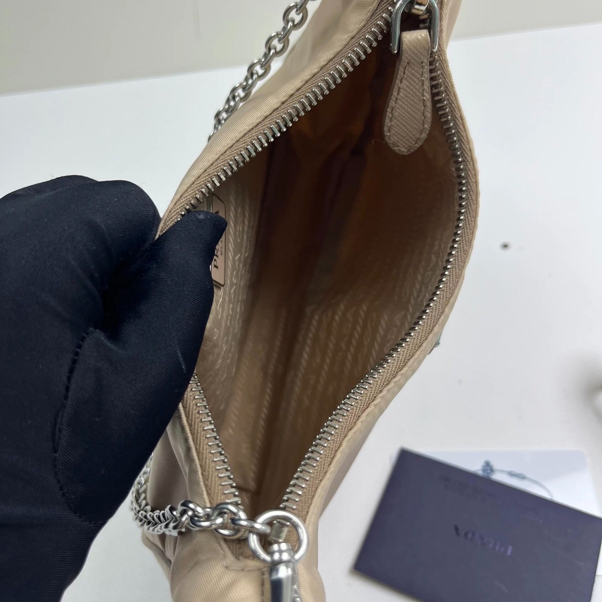 Prada Pre-loved Bag Very good condition Size ONE SIZE - 8 Thumbnail