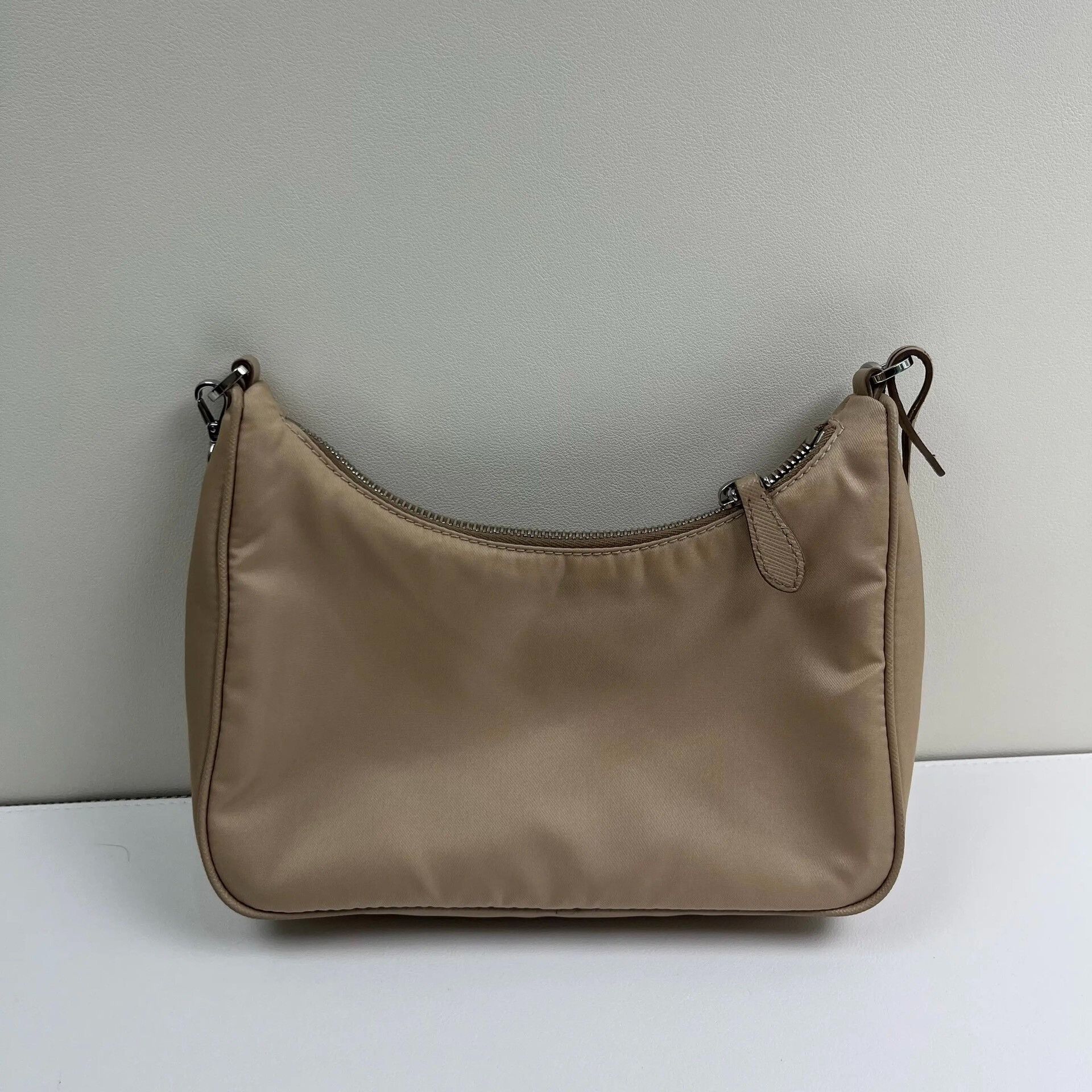 Prada Pre-loved Bag Very good condition Size ONE SIZE - 3 Thumbnail