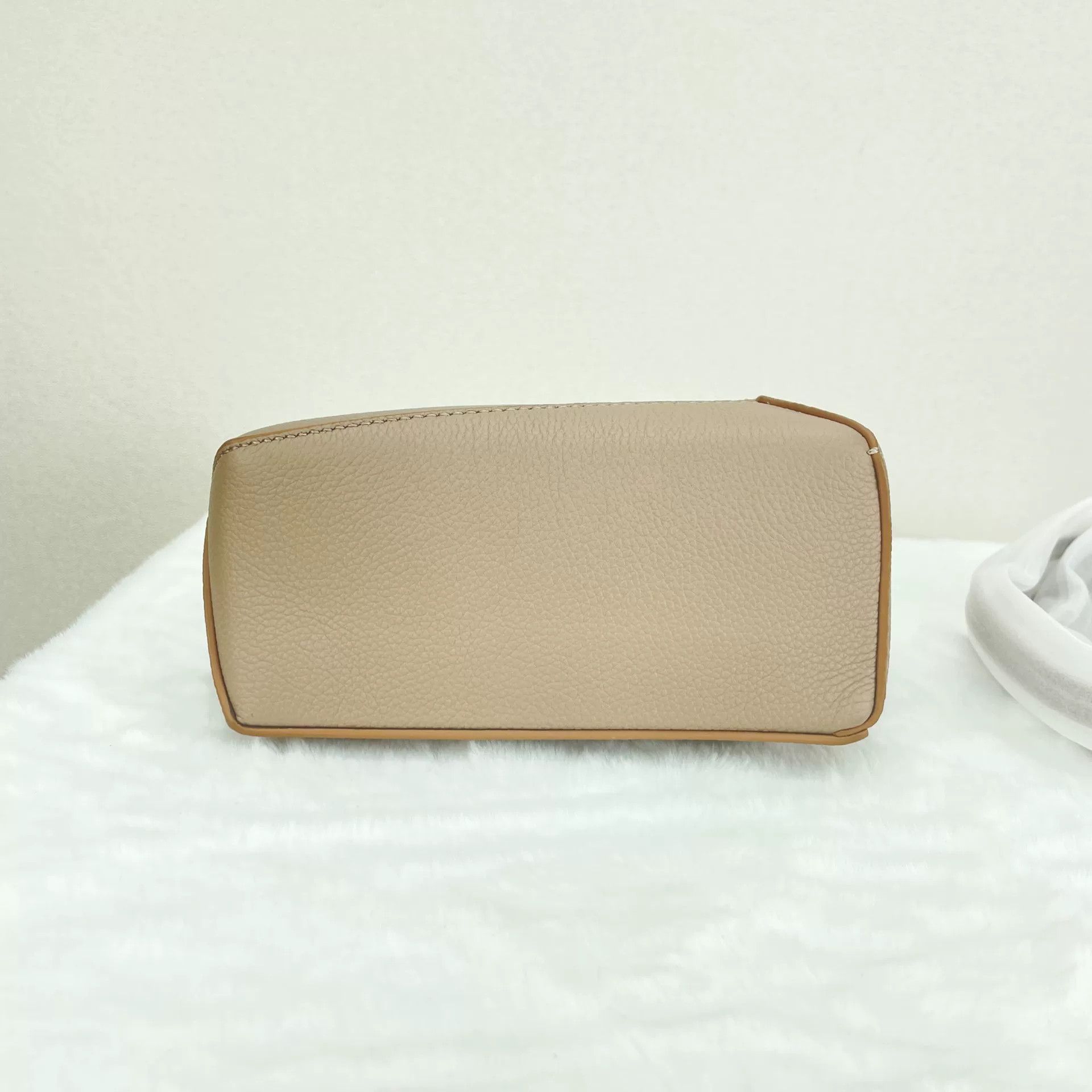 Loewe Pre-loved Bag Very good condition Size ONE SIZE - 5 Thumbnail
