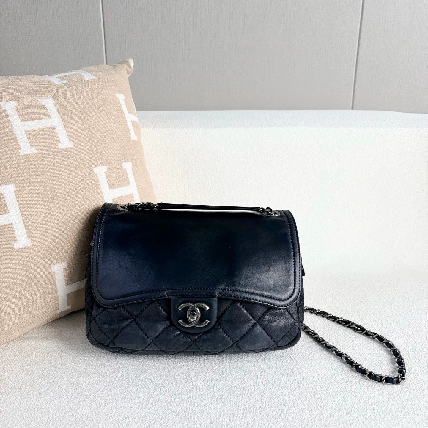 Chanel Pre-loved Bag Very good condition Size ONE SIZE - 2 Thumbnail