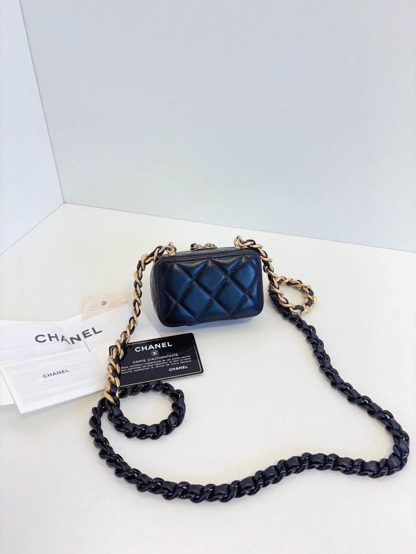 Chanel Pre-loved Bag Very good condition Size ONE SIZE - 2 Thumbnail
