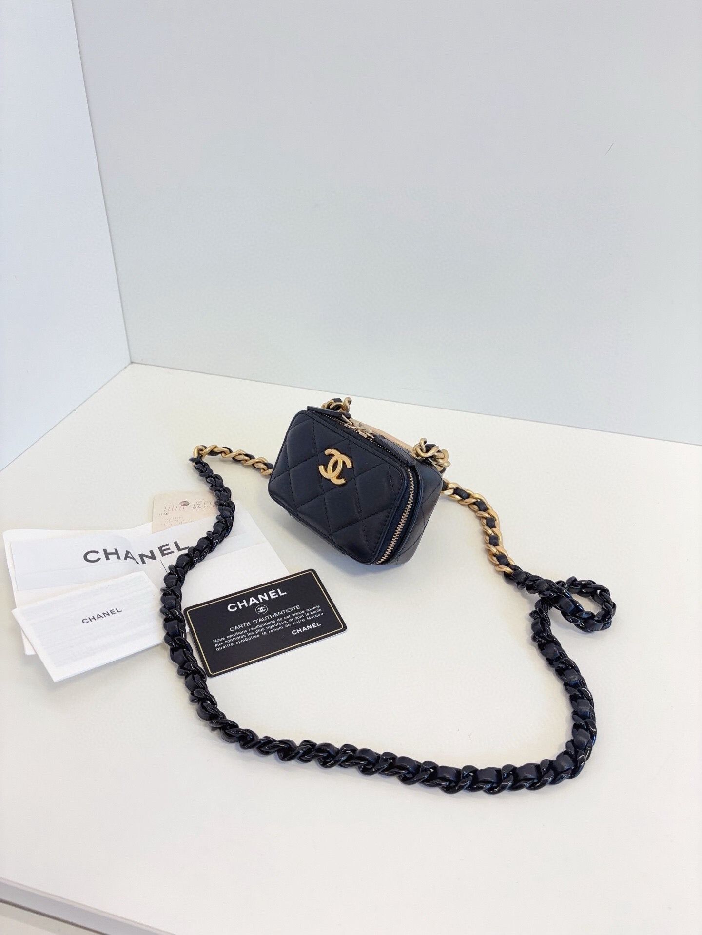 Chanel Pre-loved Bag Very good condition Size ONE SIZE - 3 Thumbnail
