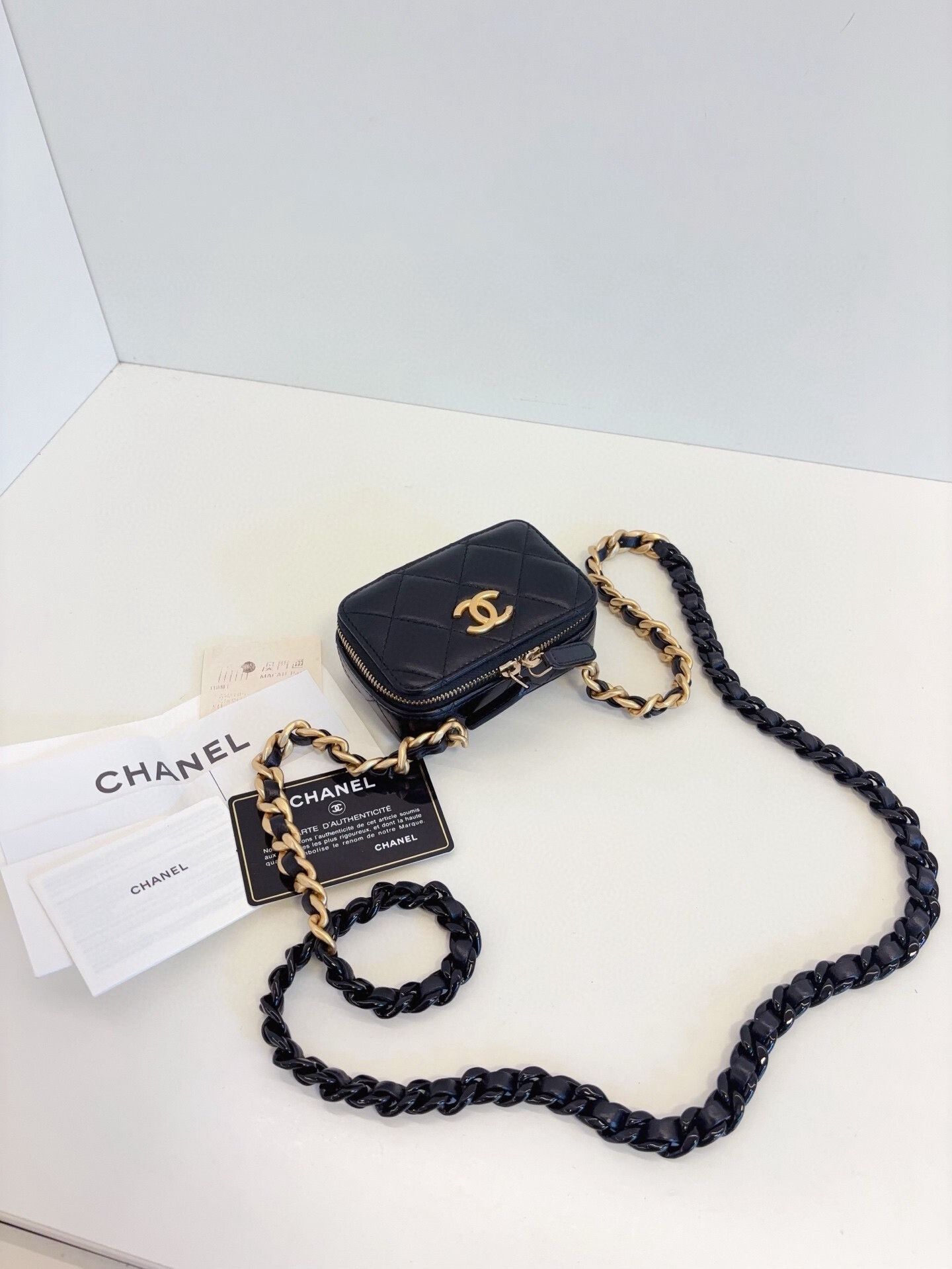 Chanel Pre-loved Bag Very good condition Size ONE SIZE - 4 Thumbnail