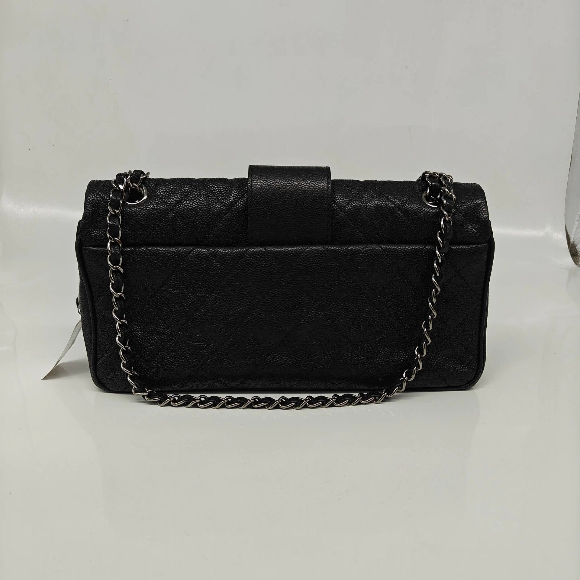 Chanel Pre-loved Bag Very good condition Size ONE SIZE - 4 Thumbnail