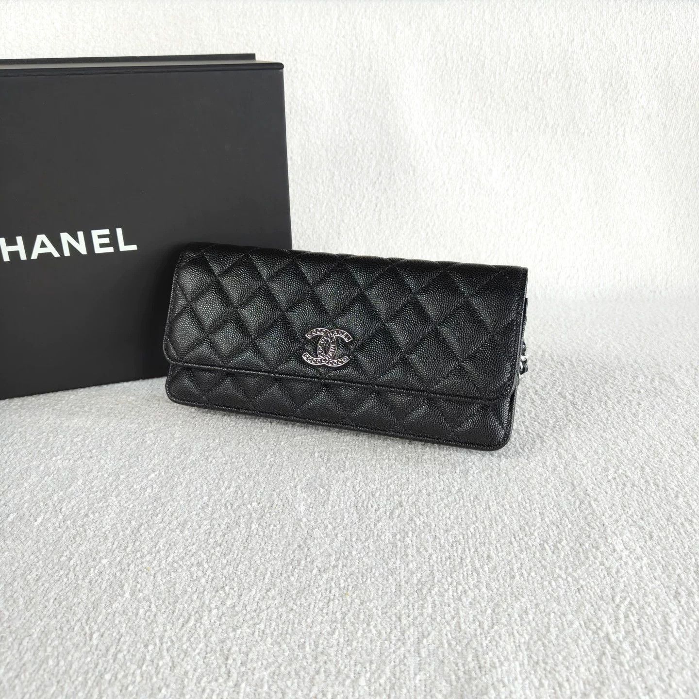 Chanel Pre-loved Bag Very good condition Size ONE SIZE - 5 Thumbnail