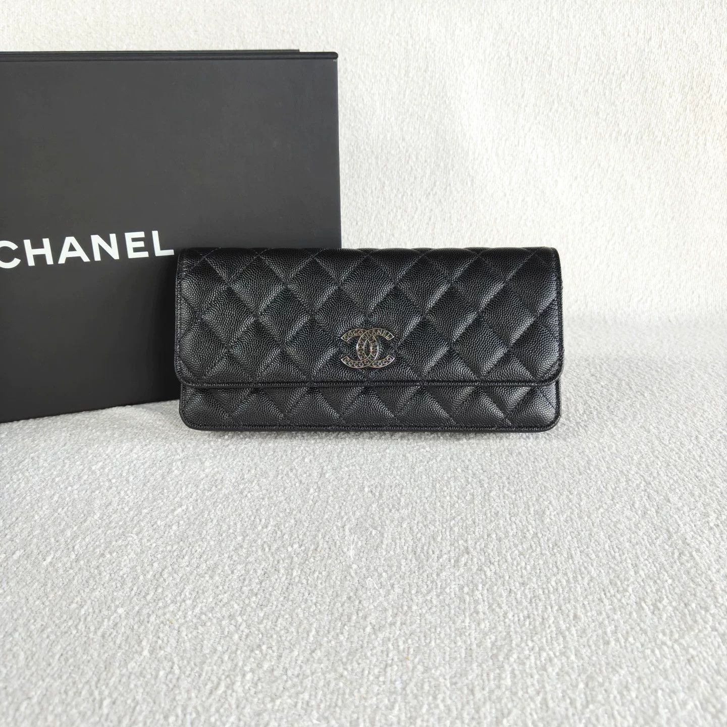 Chanel Pre-loved Bag Very good condition Size ONE SIZE - 2 Thumbnail