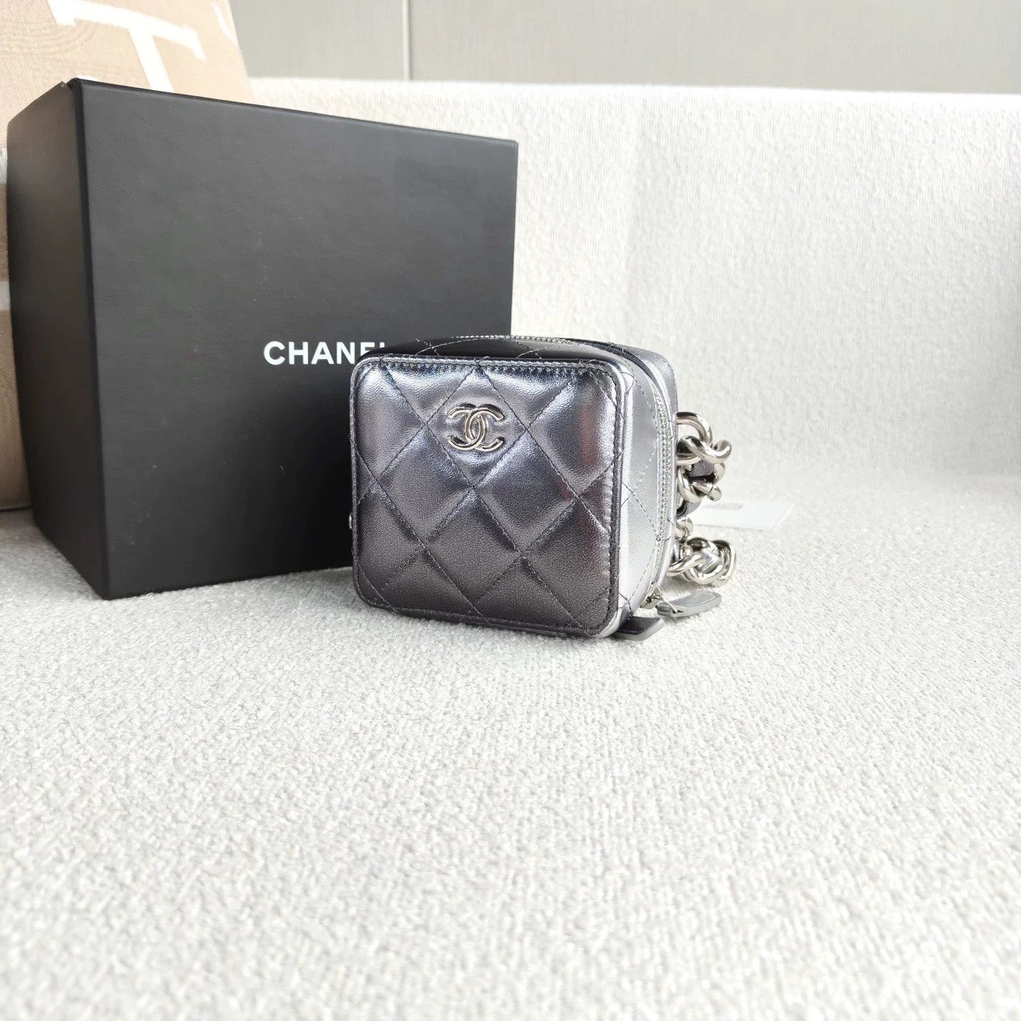 Chanel Pre-loved Bag Very good condition Size ONE SIZE - 4 Thumbnail
