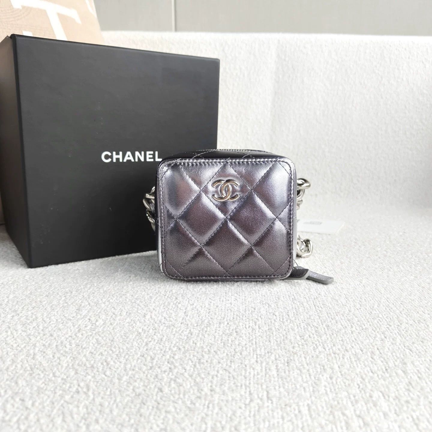 Chanel Pre-loved Bag Very good condition Size ONE SIZE - 2 Thumbnail