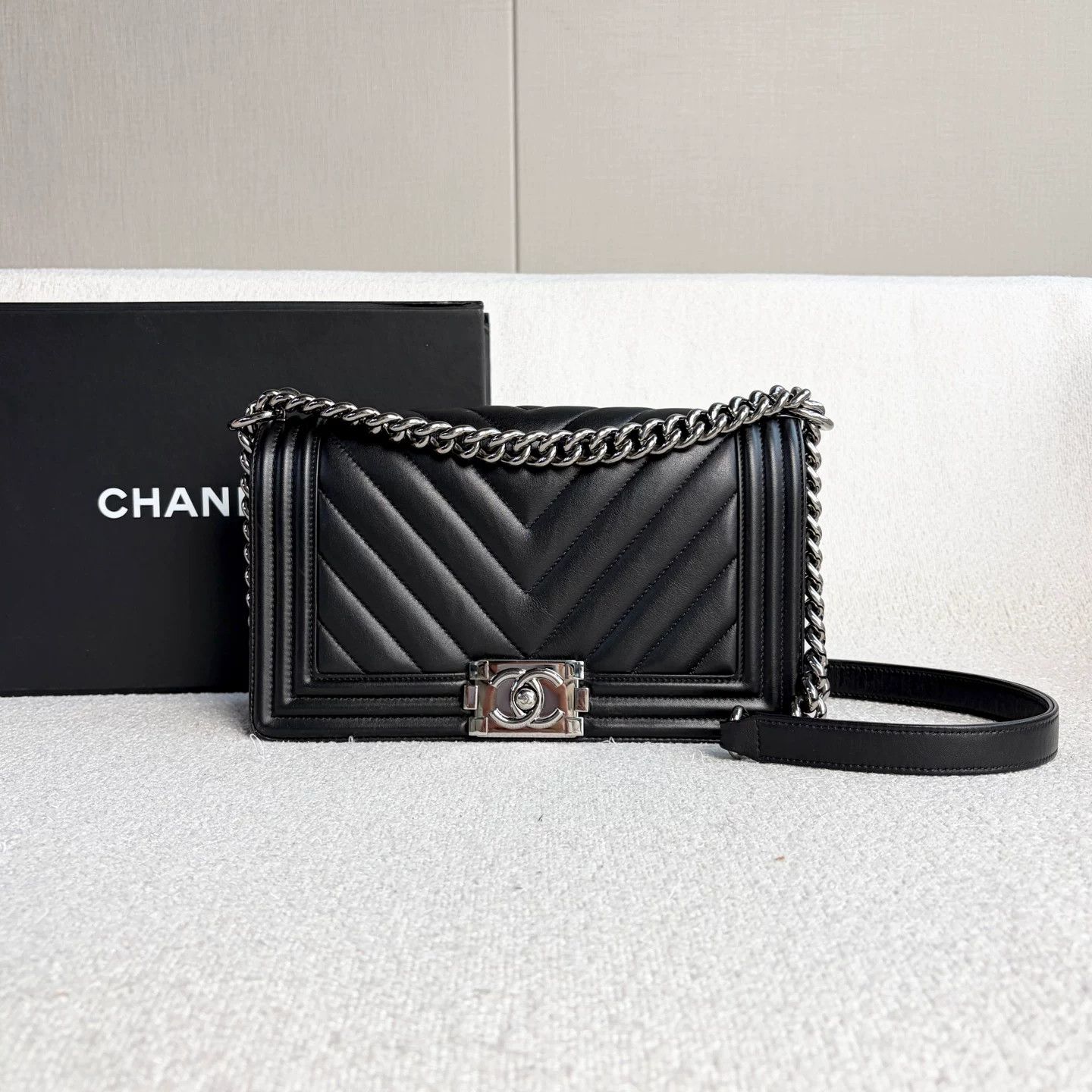 Chanel Pre-loved Bag Very good condition Size ONE SIZE - 2 Thumbnail