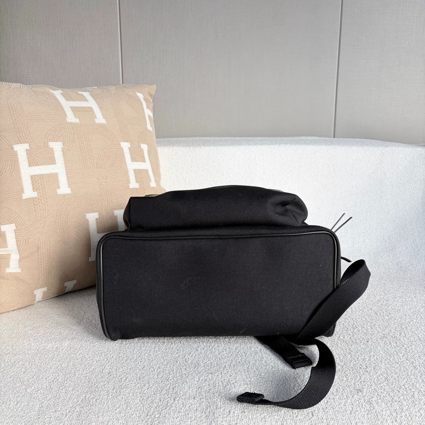 Saint Laurent Paris Pre-loved Bag Very good condition Size ONE SIZE - 5 Thumbnail
