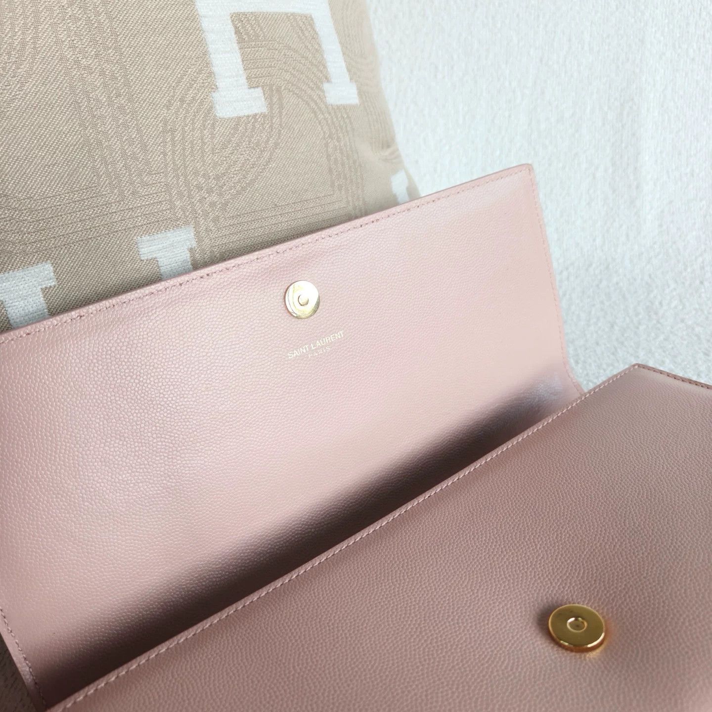 Saint Laurent Paris Pre-loved Bag Very good condition Size ONE SIZE - 7 Thumbnail