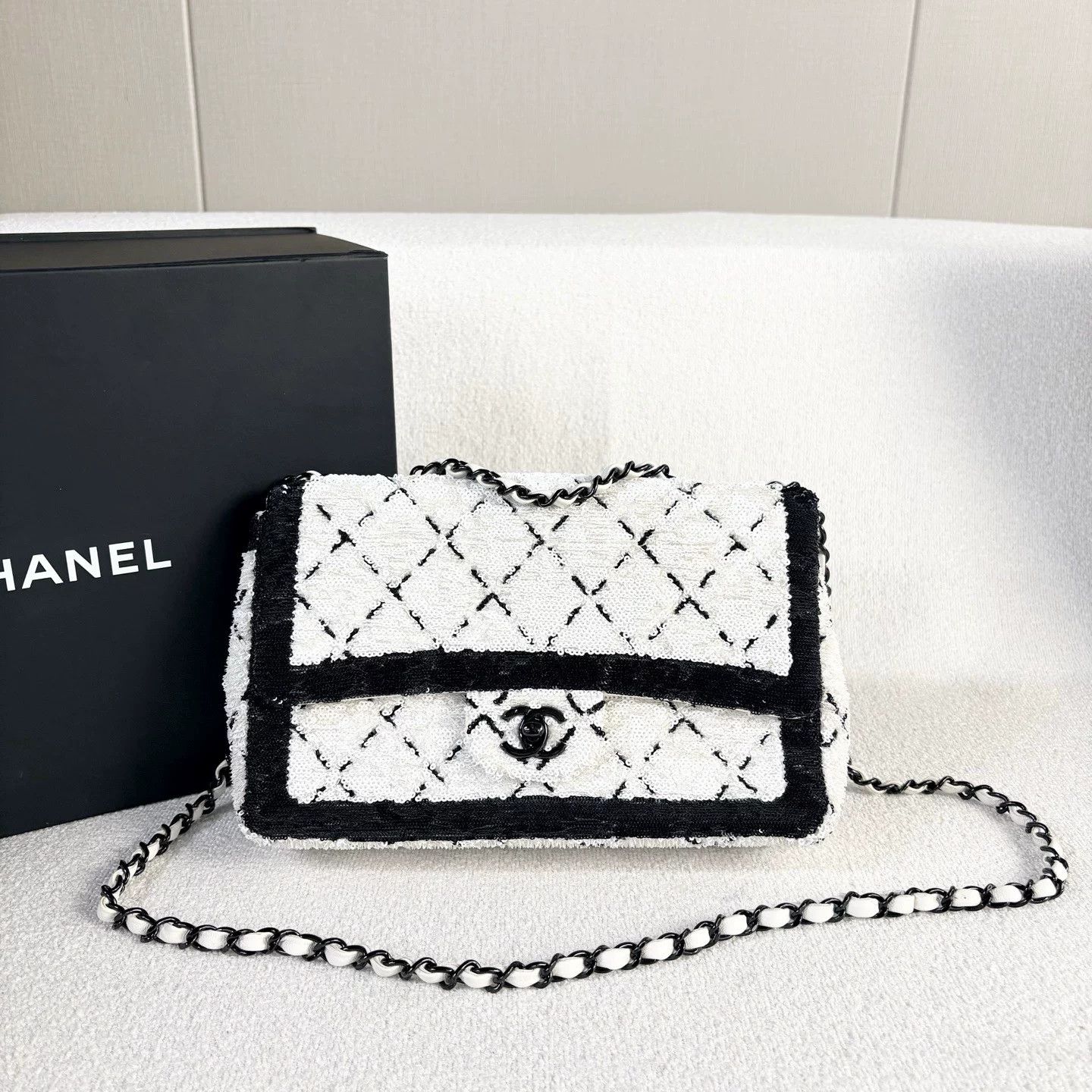 Chanel Pre-loved Bag Very good condition Size ONE SIZE - 2 Thumbnail