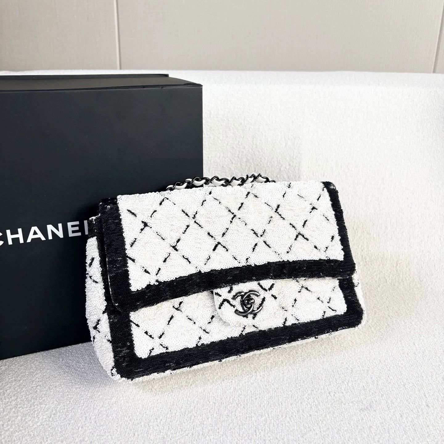 Chanel Pre-loved Bag Very good condition Size ONE SIZE - 4 Thumbnail