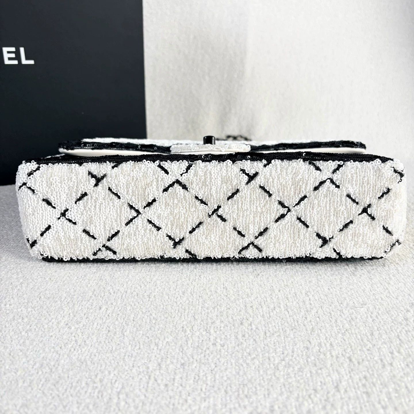 Chanel Pre-loved Bag Very good condition Size ONE SIZE - 5 Thumbnail