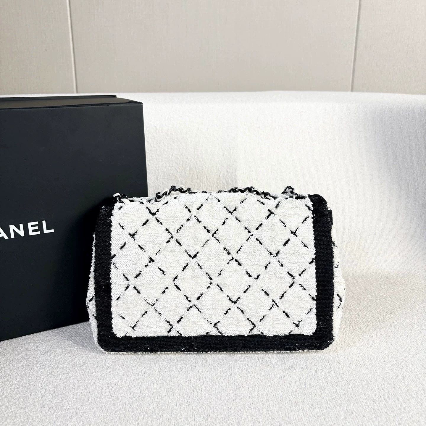 Chanel Pre-loved Bag Very good condition Size ONE SIZE - 3 Thumbnail