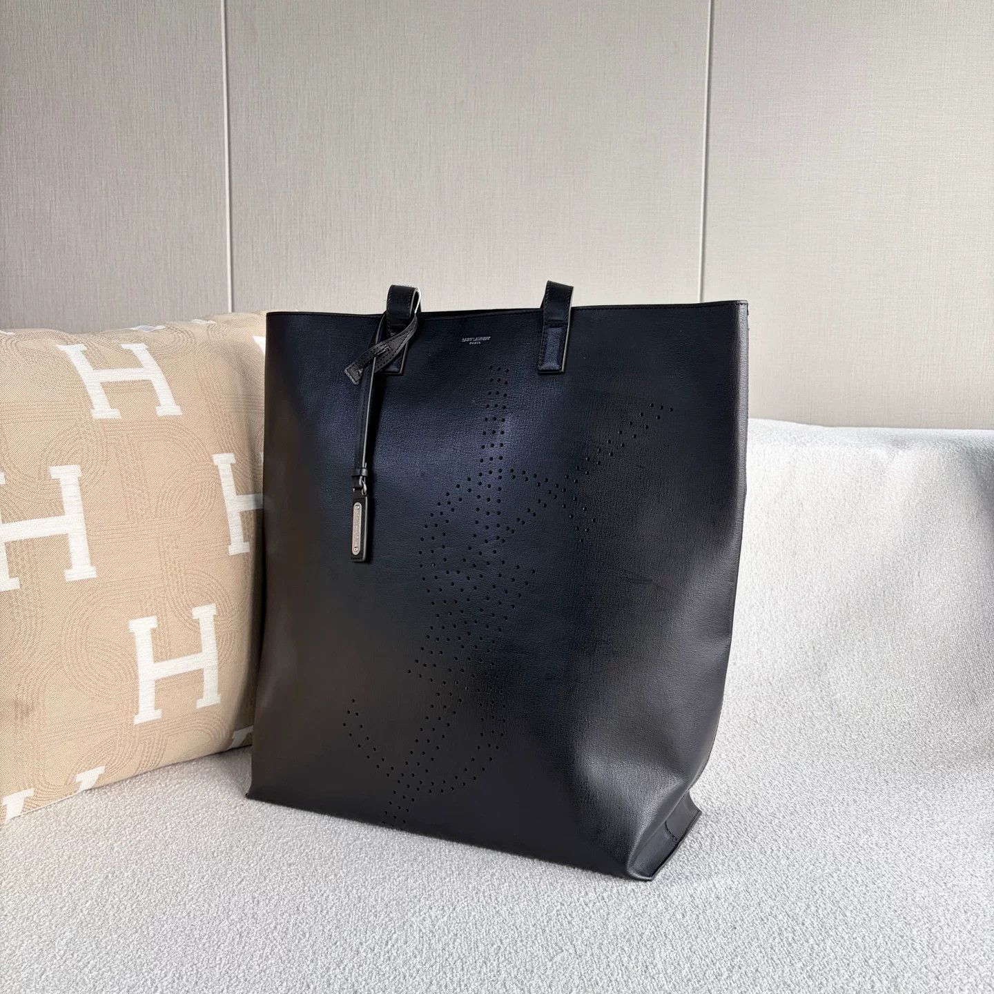 Saint Laurent Paris Pre-loved Bag Very good condition Size ONE SIZE - 4 Thumbnail
