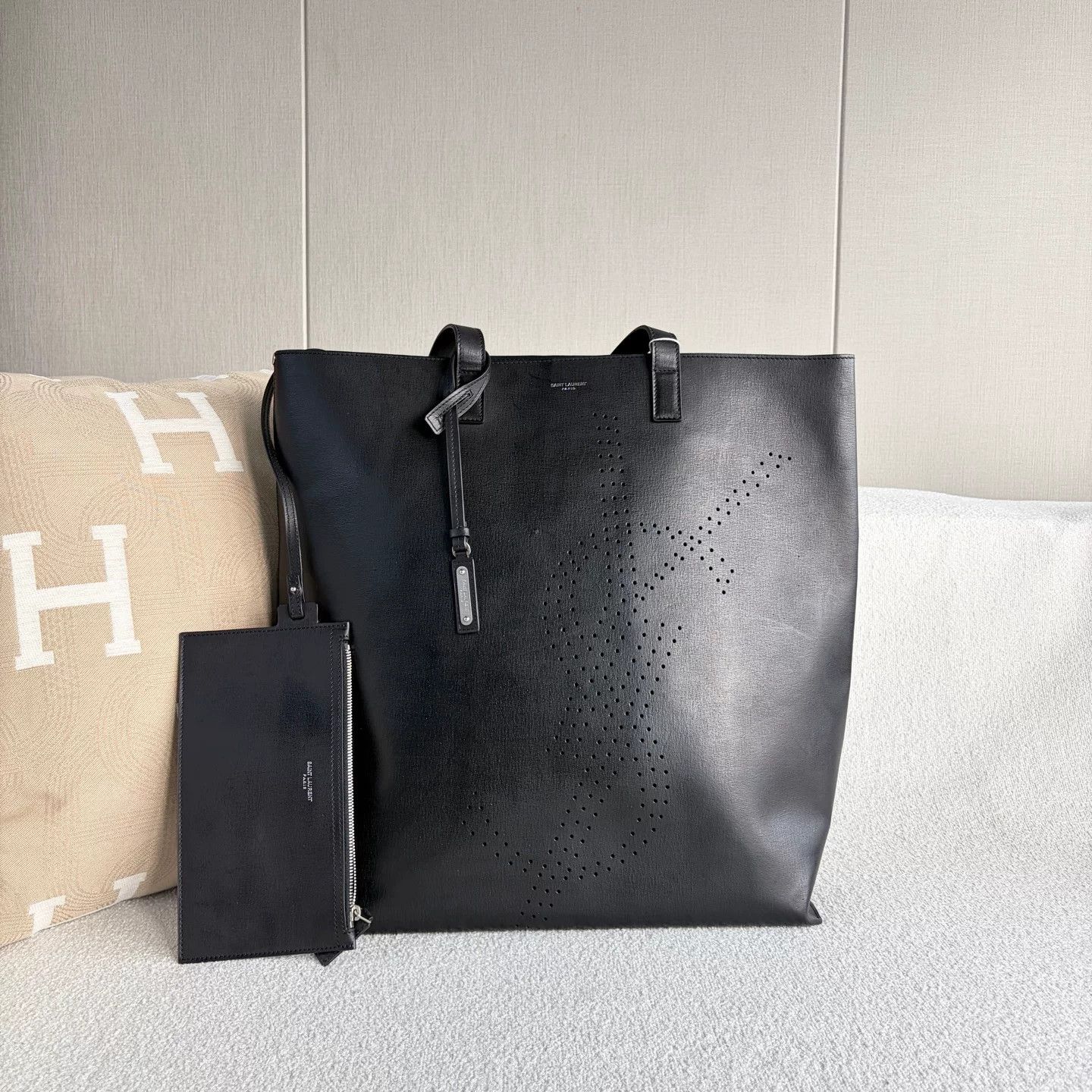 Saint Laurent Paris Pre-loved Bag Very good condition Size ONE SIZE - 2 Thumbnail